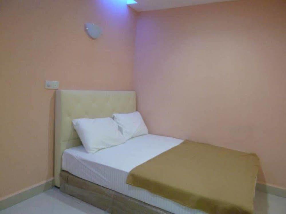 Hotel Nilai H2 Extérieur photo
